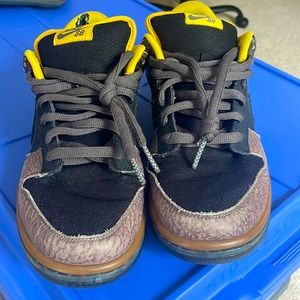 NIKE SB DUNK LOW - Yellow Curb